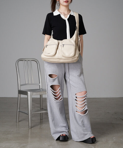 RAY CASSIN(レイカズン)の「【マルチウェイ】レザーポケットビッグショルダーバッグ(ショルダーバッグ・レディース・ブラウン/ブラック/アイボリー・FREE)」の21枚目の写真