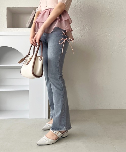 apres jour（アプレジュール）の「サイドリボンレースアップデニム【ZOZOTOWN限定アイテム】（デニムパンツ・レディース・ライトブルー/ブラック・MEDIUM/SMALL/X-LARGE）」の2枚目の写真