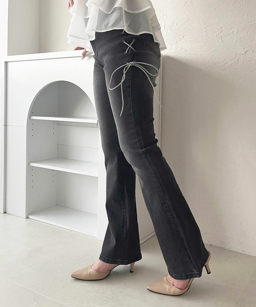 apres jour（アプレジュール）の「サイドリボンレースアップデニム【ZOZOTOWN限定アイテム】（デニムパンツ・レディース・ライトブルー/ブラック・MEDIUM/SMALL/X-LARGE）」の9枚目の写真