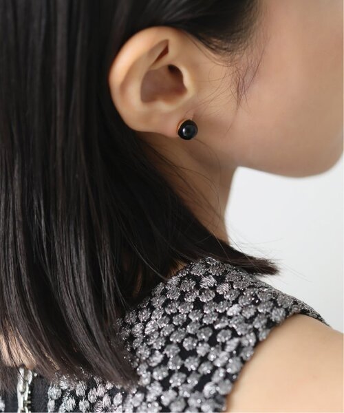 Lilas(リラ)の「オニキス8mmカップボールピアス K10(両耳)(ピアス(両耳用)・レディース・ゴールド・FREE)」の3枚目の写真