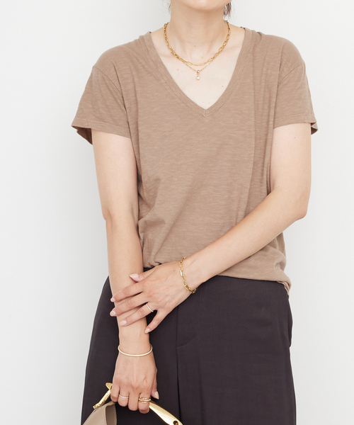 CALUX（キャラクス）の「【CALUX/キャラクス】Vネック Tシャツ（Tシャツ/カットソー・レディース・ブラウン系その他/ホワイト/ベージュ・FREE）」の3枚目の写真
