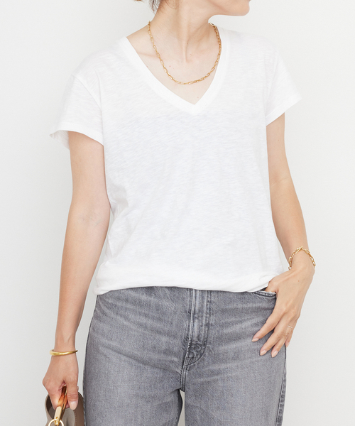 CALUX（キャラクス）の「【CALUX/キャラクス】Vネック Tシャツ（Tシャツ/カットソー・レディース・ブラウン系その他/ホワイト/ベージュ・FREE）」の2枚目の写真