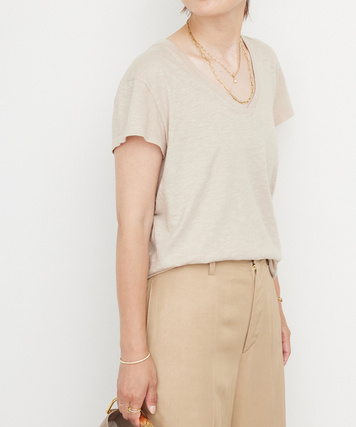 CALUX（キャラクス）の「【CALUX/キャラクス】Vネック Tシャツ（Tシャツ/カットソー・レディース・ブラウン系その他/ホワイト/ベージュ・FREE）」の7枚目の写真