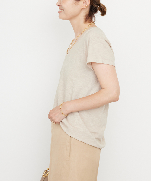 CALUX（キャラクス）の「【CALUX/キャラクス】Vネック Tシャツ（Tシャツ/カットソー・レディース・ブラウン系その他/ホワイト/ベージュ・FREE）」の8枚目の写真