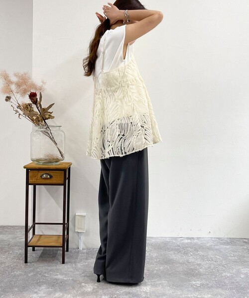 fredy emue（フレディエミュ）の「チュールバテンレースキャミビスチェ（キャミソール・レディース・ブラック/アイボリー・38）」の8枚目の写真