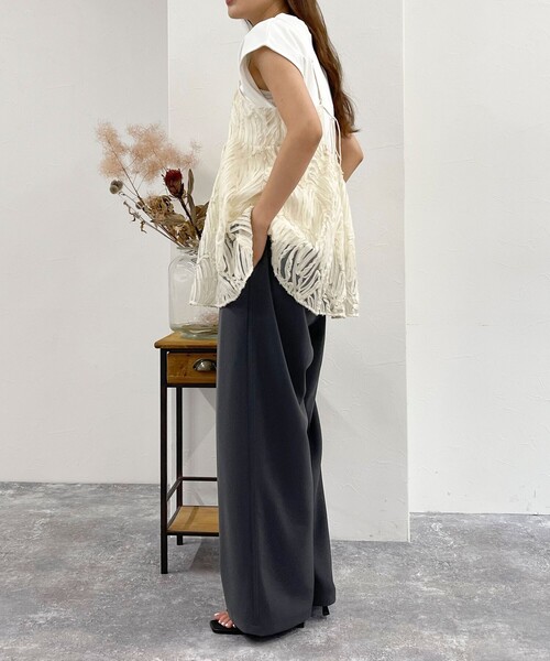 fredy emue（フレディエミュ）の「チュールバテンレースキャミビスチェ（キャミソール・レディース・ブラック/アイボリー・38）」の6枚目の写真