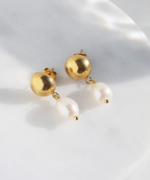 abaskdesign(アバスクデザイン)の「金属アレルギー対応 淡水パールピアス(ピアス(両耳用)・レディース・ゴールド・FREE)」の2枚目の写真