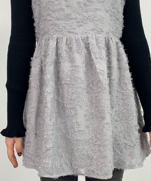 SAISON DE PAPILLON(セゾンドパピヨン)の「フラワーモチーフキャミトップス(キャミソール・レディース・グレー/ブラック・M/L)」の4枚目の写真