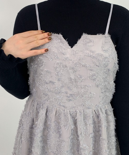 SAISON DE PAPILLON(セゾンドパピヨン)の「フラワーモチーフキャミトップス(キャミソール・レディース・グレー/ブラック・M/L)」の5枚目の写真