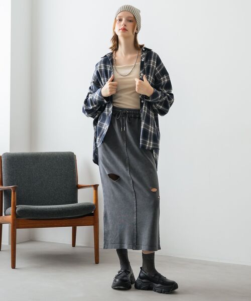 RETRO GIRL(レトロガール)の「ダメージ裏毛SK(スカート・レディース・ホワイト系その他/ダークグリーン/チャコールグレー・FREE)」の12枚目の写真