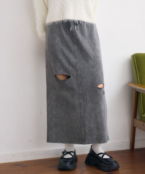 RETRO GIRL(レトロガール)の「ダメージ裏毛SK(スカート・レディース・ホワイト系その他/ダークグリーン/チャコールグレー・FREE)」の18枚目の写真