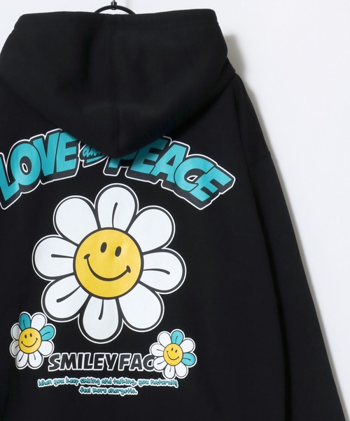 SMILEY FACE(スマイリーフェイス)の「SMILEY FACE/スマイリーフェイス オーバーサイズ 裏起毛 袖プリント バックプリント ロゴ ワンポイント刺繍 スウェット パーカー フーディー/レディース メンズ(パーカー・レディース・スミクロ/グレー系その他2/グレー系その他/ブラック系その他/ブラック系その他3/ブラック系その他2/ネイビー/アッシュグレー/ブラック・LL/L/M)」の3枚目の写真