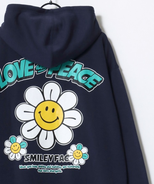 SMILEY FACE(スマイリーフェイス)の「SMILEY FACE/スマイリーフェイス オーバーサイズ 裏起毛 袖プリント バックプリント ロゴ ワンポイント刺繍 スウェット パーカー フーディー/レディース メンズ(パーカー・レディース・スミクロ/グレー系その他2/グレー系その他/ブラック系その他/ブラック系その他3/ブラック系その他2/ネイビー/アッシュグレー/ブラック・LL/L/M)」の9枚目の写真