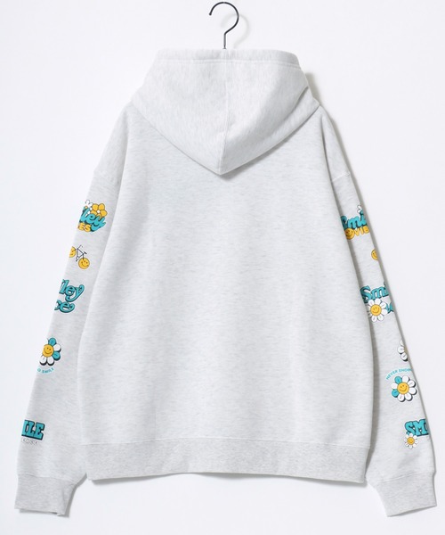 SMILEY FACE(スマイリーフェイス)の「SMILEY FACE/スマイリーフェイス オーバーサイズ 裏起毛 袖プリント バックプリント ロゴ ワンポイント刺繍 スウェット パーカー フーディー/レディース メンズ(パーカー・レディース・スミクロ/グレー系その他2/グレー系その他/ブラック系その他/ブラック系その他3/ブラック系その他2/ネイビー/アッシュグレー/ブラック・LL/L/M)」の15枚目の写真