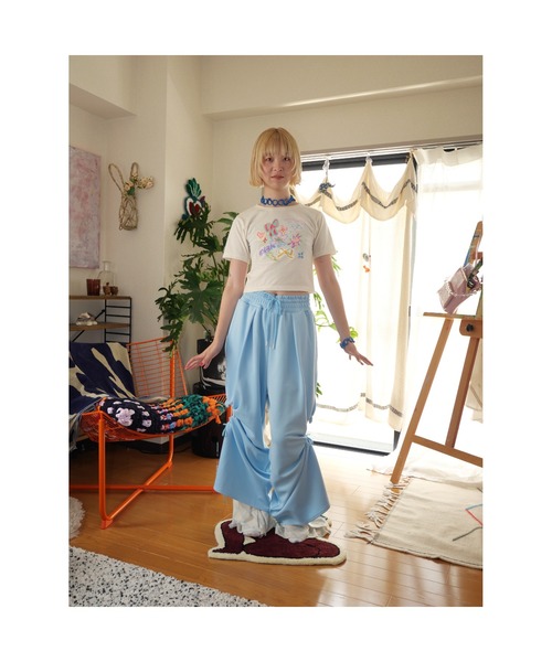 PAMEO POSE（パメオポーズ）の「【YUUKI】Lots of stickers Mini Tee（Tシャツ/カットソー・レディース・ブラック/アイボリー・FREE）」の3枚目の写真