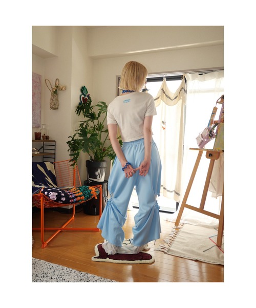 PAMEO POSE（パメオポーズ）の「【YUUKI】Lots of stickers Mini Tee（Tシャツ/カットソー・レディース・ブラック/アイボリー・FREE）」の4枚目の写真