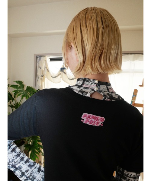 PAMEO POSE（パメオポーズ）の「【YUUKI】Lots of stickers Mini Tee（Tシャツ/カットソー・レディース・ブラック/アイボリー・FREE）」の10枚目の写真