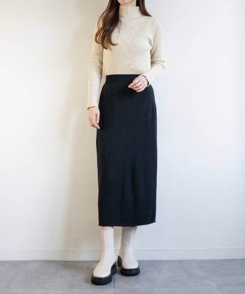 Fabby fabby（ファビィーファビィー）の「タンクソールニットショートブーツ（ブーツ・レディース・オフホワイト/ブラック・SMALL/MEDIUM/LARGE）」の12枚目の写真