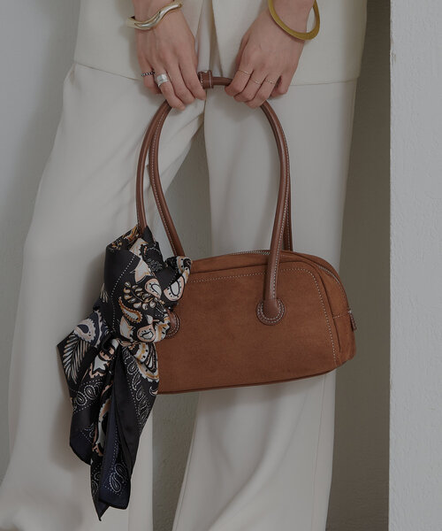 Omekashi（オメカシ）の「フェイクスウェードボストンバッグ（トートバッグ・レディース・ベージュ/ブラウン・ONE SIZE）」の5枚目の写真