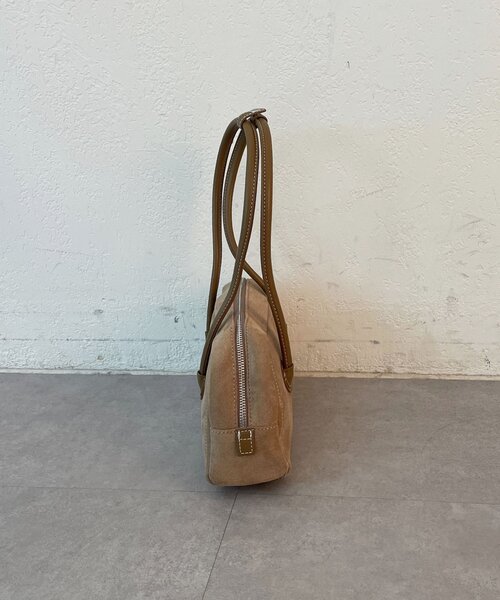 Omekashi（オメカシ）の「フェイクスウェードボストンバッグ（トートバッグ・レディース・ベージュ/ブラウン・ONE SIZE）」の8枚目の写真