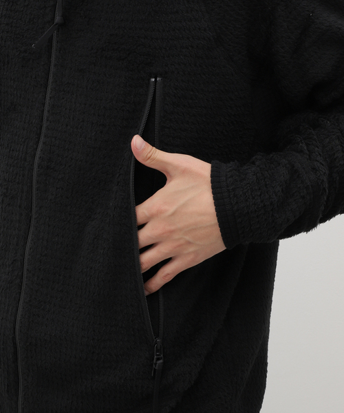 Product Twelve（プロダクトトゥエルブ）の「Product Twelve(プロダクトトゥエルブ) Polartec Alpha jacket 24AW-PBL06（ブルゾン・メンズ・ブラック・2/3）」の3枚目の写真