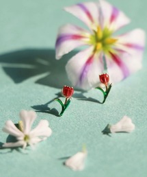 Zoule（ゾーラ）の「Zoule ゾーラ：FLOWER LETTER SERIES　flower letter２　花　花言葉　チューリップ　タンポポ　マーガレット　ピアス（ピアス（両耳用）・キッズ）」