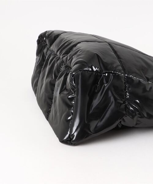 FOREVER 21（フォーエバー トゥエンティーワン）の「キルティングトートバッグ（ハンドバッグ・レディース・オフホワイト/ブラック・FREE）」の5枚目の写真