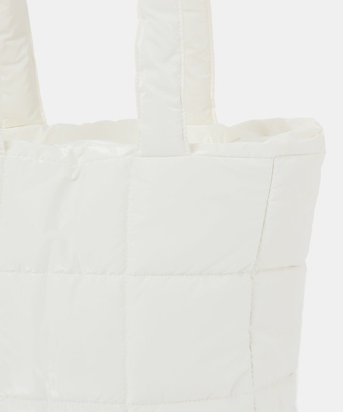 FOREVER 21（フォーエバー トゥエンティーワン）の「キルティングトートバッグ（ハンドバッグ・レディース・オフホワイト/ブラック・FREE）」の8枚目の写真
