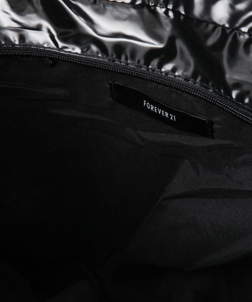FOREVER 21（フォーエバー トゥエンティーワン）の「キルティングトートバッグ（ハンドバッグ・レディース・オフホワイト/ブラック・FREE）」の9枚目の写真