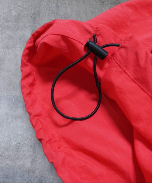 ATMARK（アットマーク）の「《フリーサイズ　/　UNISEX　》ワンポイント　グラフィティロゴ　ナイロン　カーゴパンツ（カーゴパンツ・メンズ・ホワイト/レッド/ブラック/カーキ/ブルー・FREE）」の16枚目の写真