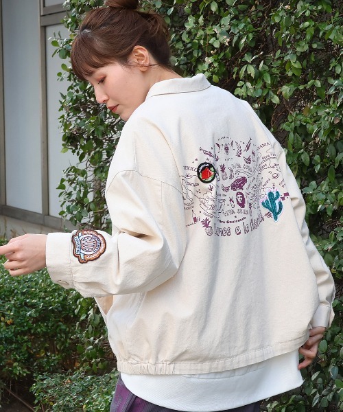 チチカカ（チチカカ）の「コラージュワッペンジャケット（ミリタリージャケット・レディース・オートミール/カーキ/チャコールグレー・FREE）」の2枚目の写真