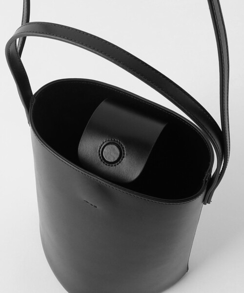 YAHKI(ヤーキ)の「<YAHKI>ソフトレザー ショルダーバッグ -2WAY-(ショルダーバッグ・レディース・ブラック/ベージュ・FREE)」の21枚目の写真