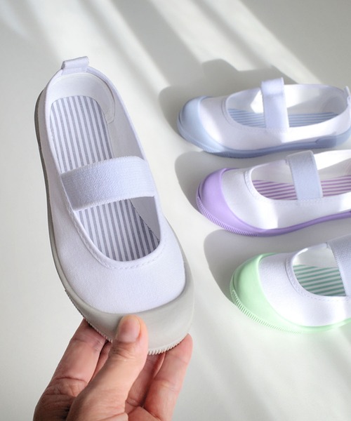 AmiAmi（アミアミ）の「【入園・入学・新生活】素材が選べるキャンバス・PVC　ストライプ上靴/パステルスクールシューズ上履き（その他シューズ・キッズ・ライトグレー/サックスブルー/ピンク/ラベンダー/ミント/ブルー系その他/グリーン系その他/パープル系その他・18cm/19cm/20cm/21cm/21.5cm/23cm/23.5cm/24cm/25cm/16cm/17cm/22cm/22.5cm）」の2枚目の写真