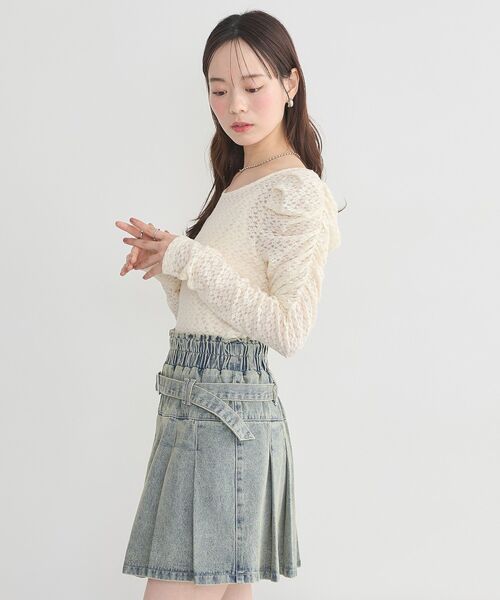 earth music&ecology(アースミュージックアンドエコロジー)の「ギャザーショルダーカットレースプルオーバー(Tシャツ/カットソー・レディース・ピンク/ブラック/アイボリー・FREE)」の7枚目の写真