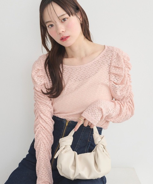 earth music&ecology(アースミュージックアンドエコロジー)の「ギャザーショルダーカットレースプルオーバー(Tシャツ/カットソー・レディース・ピンク/ブラック/アイボリー・FREE)」の1枚目の写真