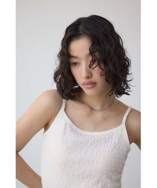 AZUL by moussy(アズールバイマウジー)の「ヘンケイリブキャミソール(キャミソール・レディース・ベージュ/ブラック/オフホワイト・SMALL/MEDIUM)」の4枚目の写真