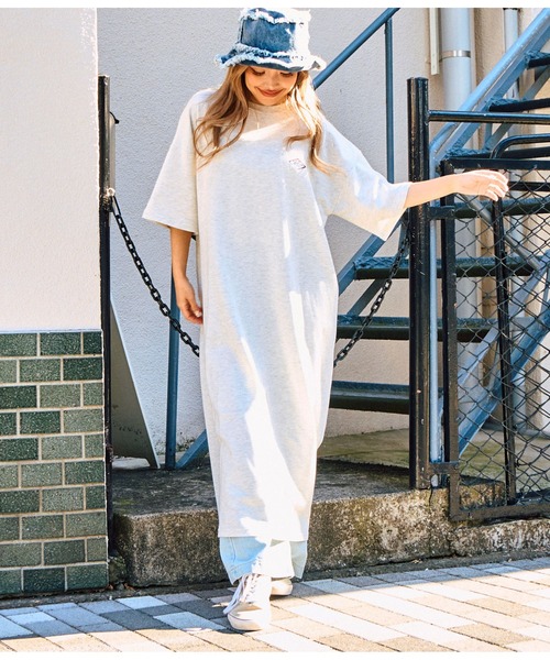 anap mimpi(アナップミンピ)の「ガーゼ 裏毛 ロゴプリント 半袖 マキシ ワンピース(ワンピース・レディース・グレー/ダークグレー/キナリ・FREE)」の9枚目の写真