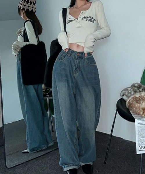 CERCA（チェルカ）の「HALEY PESCA/Y2K　ショート丈ハーフボタンカットソー（Tシャツ/カットソー・レディース・ブラック/アイボリー・MEDIUM/SMALL/LARGE）」の18枚目の写真