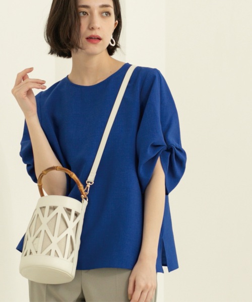 OPAQUE.CLIP（オペークドットクリップ）の「リネンライクタックスリーブブラウス【洗濯機洗い可/吸水速乾/接触冷感】（シャツ/ブラウス・レディース・アイボリー/ブラック/ブラウン系その他/ブルー・36/38/40/42）」の4枚目の写真