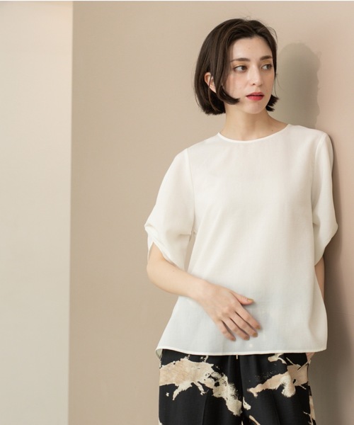 OPAQUE.CLIP（オペークドットクリップ）の「リネンライクタックスリーブブラウス【洗濯機洗い可/吸水速乾/接触冷感】（シャツ/ブラウス・レディース・アイボリー/ブラック/ブラウン系その他/ブルー・36/38/40/42）」の7枚目の写真