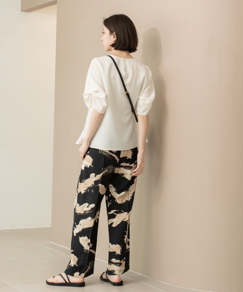 OPAQUE.CLIP（オペークドットクリップ）の「リネンライクタックスリーブブラウス【洗濯機洗い可/吸水速乾/接触冷感】（シャツ/ブラウス・レディース・アイボリー/ブラック/ブラウン系その他/ブルー・36/38/40/42）」の12枚目の写真