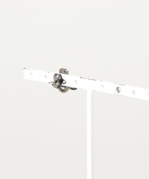 Vivienne Westwood MAN（ヴィヴィアンウエストウッドマン）の「MAN. ORIGINAL BR SINGLE STUD（ピアス（片耳用）・メンズ・ブラック・FREE）」の3枚目の写真