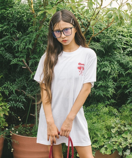 URBAN CHERRY(アーバンチェリー)の「【MELTY BUNNY/メルティバニー】バックロゴプリントTシャツワンピース(ワンピース・キッズ・ホワイト/ブラック/ピンク・S/M/XS)」の2枚目の写真
