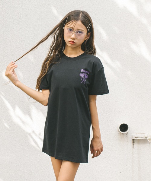 URBAN CHERRY(アーバンチェリー)の「【MELTY BUNNY/メルティバニー】バックロゴプリントTシャツワンピース(ワンピース・キッズ・ホワイト/ブラック/ピンク・S/M/XS)」の1枚目の写真