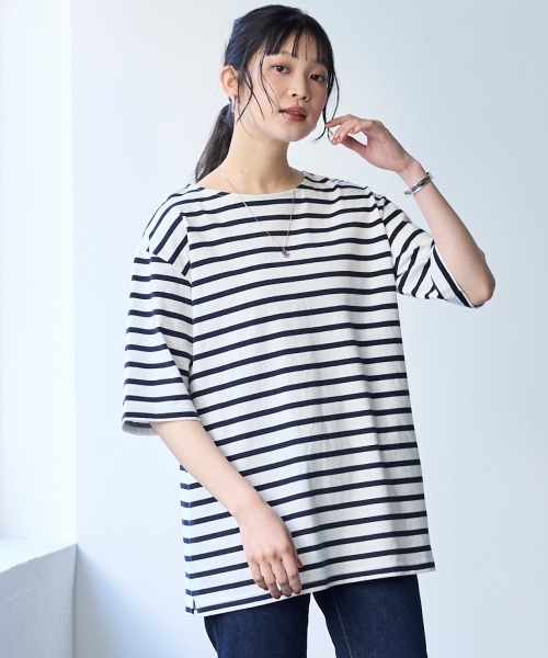 SMILE LAND(スマイルランド)の「大きいサイズ 綿100%素材のルーズシルエット5分袖ボーダーやわらかバスクTシャツ(Tシャツ/カットソー・レディース・ネイビー系/ベージュ系/ピンク系/ブルー系/イエロー系・L/LL/3L/4L/5L)」の6枚目の写真