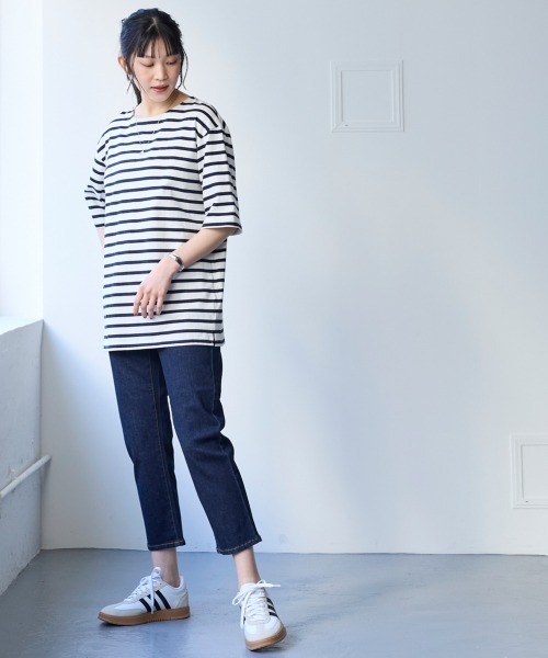 SMILE LAND(スマイルランド)の「大きいサイズ 綿100%素材のルーズシルエット5分袖ボーダーやわらかバスクTシャツ(Tシャツ/カットソー・レディース・ネイビー系/ベージュ系/ピンク系/ブルー系/イエロー系・L/LL/3L/4L/5L)」の7枚目の写真