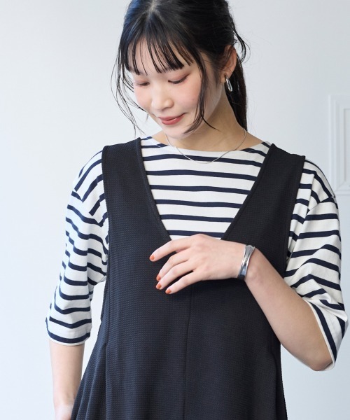 SMILE LAND(スマイルランド)の「大きいサイズ 綿100%素材のルーズシルエット5分袖ボーダーやわらかバスクTシャツ(Tシャツ/カットソー・レディース・ネイビー系/ベージュ系/ピンク系/ブルー系/イエロー系・L/LL/3L/4L/5L)」の8枚目の写真