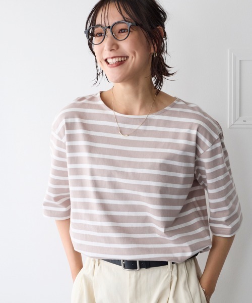 SMILE LAND(スマイルランド)の「大きいサイズ 綿100%素材のルーズシルエット5分袖ボーダーやわらかバスクTシャツ(Tシャツ/カットソー・レディース・ネイビー系/ベージュ系/ピンク系/ブルー系/イエロー系・L/LL/3L/4L/5L)」の13枚目の写真