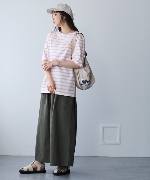 SMILE LAND(スマイルランド)の「大きいサイズ 綿100%素材のルーズシルエット5分袖ボーダーやわらかバスクTシャツ(Tシャツ/カットソー・レディース・ネイビー系/ベージュ系/ピンク系/ブルー系/イエロー系・L/LL/3L/4L/5L)」の18枚目の写真