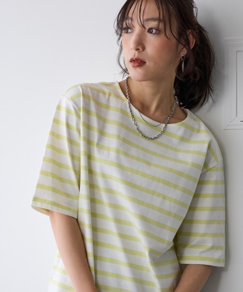 SMILE LAND(スマイルランド)の「大きいサイズ 綿100%素材のルーズシルエット5分袖ボーダーやわらかバスクTシャツ(Tシャツ/カットソー・レディース・ネイビー系/ベージュ系/ピンク系/ブルー系/イエロー系・L/LL/3L/4L/5L)」の19枚目の写真